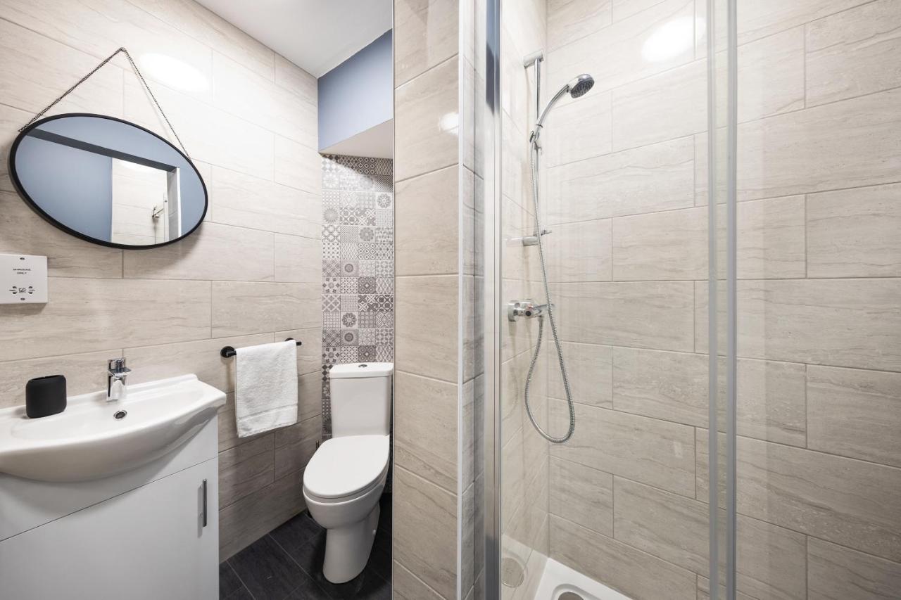 7 Bedroom House Ensuite Rooms, Fully Equipped Kitchen, Free Wifi, Tvs In All Rooms City Centre Close To A46 Inspire Homes Coventry Ngoại thất bức ảnh